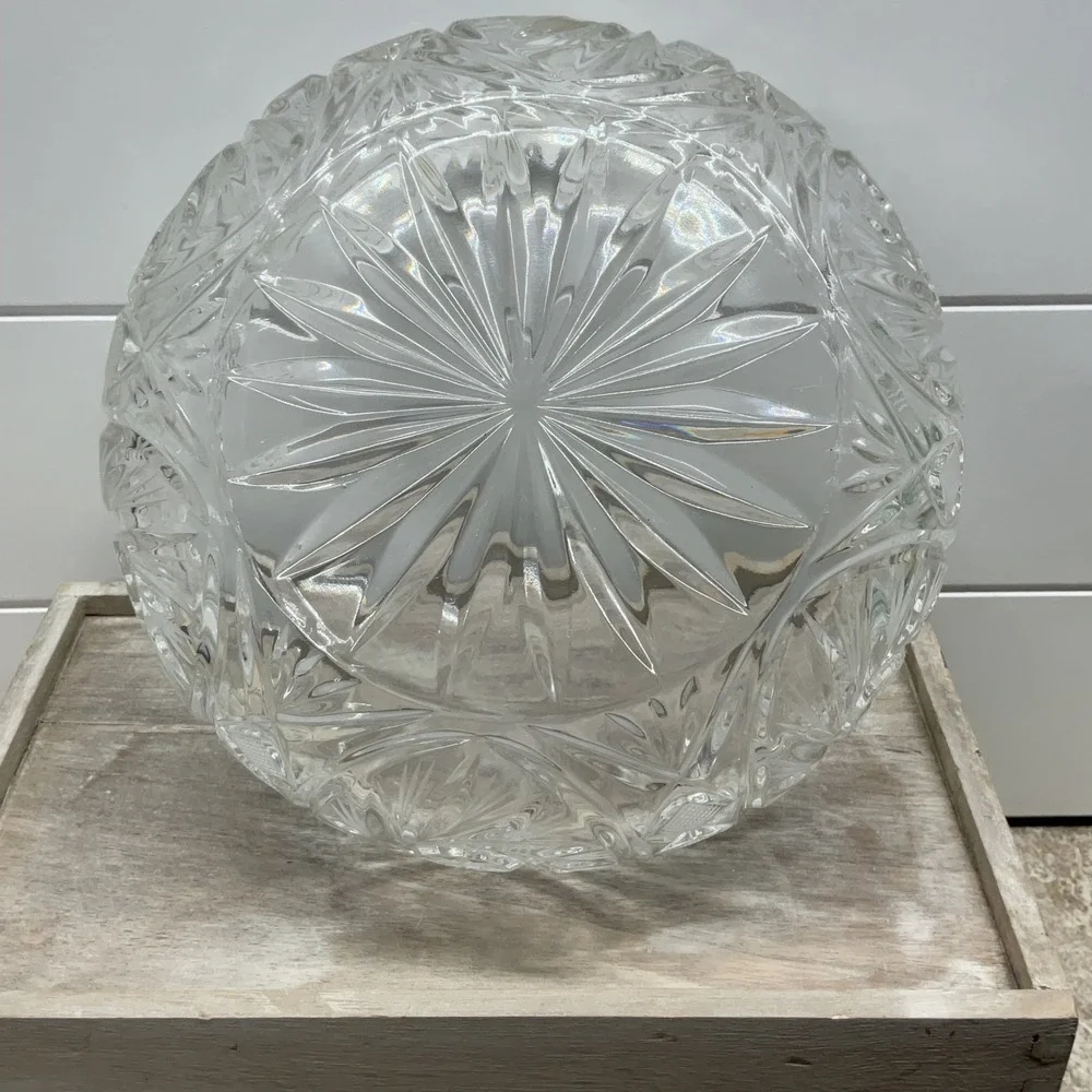 Vintage Heavy Cut Glass Pinwheel Starburst 8 Inch Scalloped Sawtooth Edge Bowl